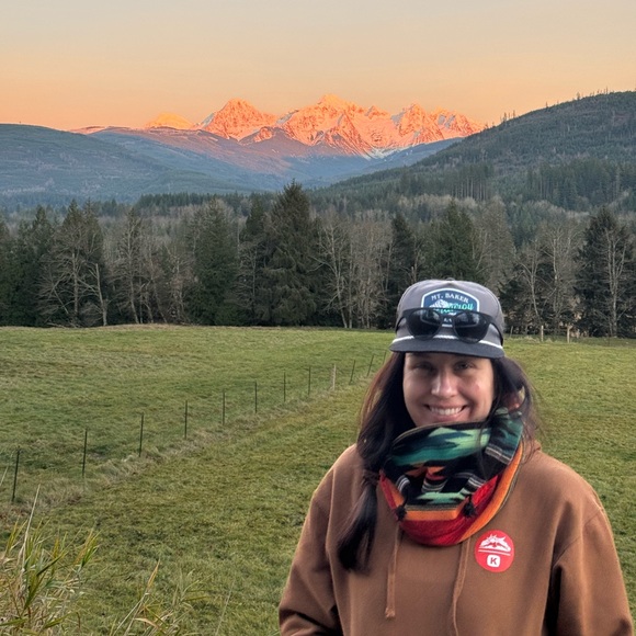 Meet your Posher, Maeghan - Picture 6 of 7